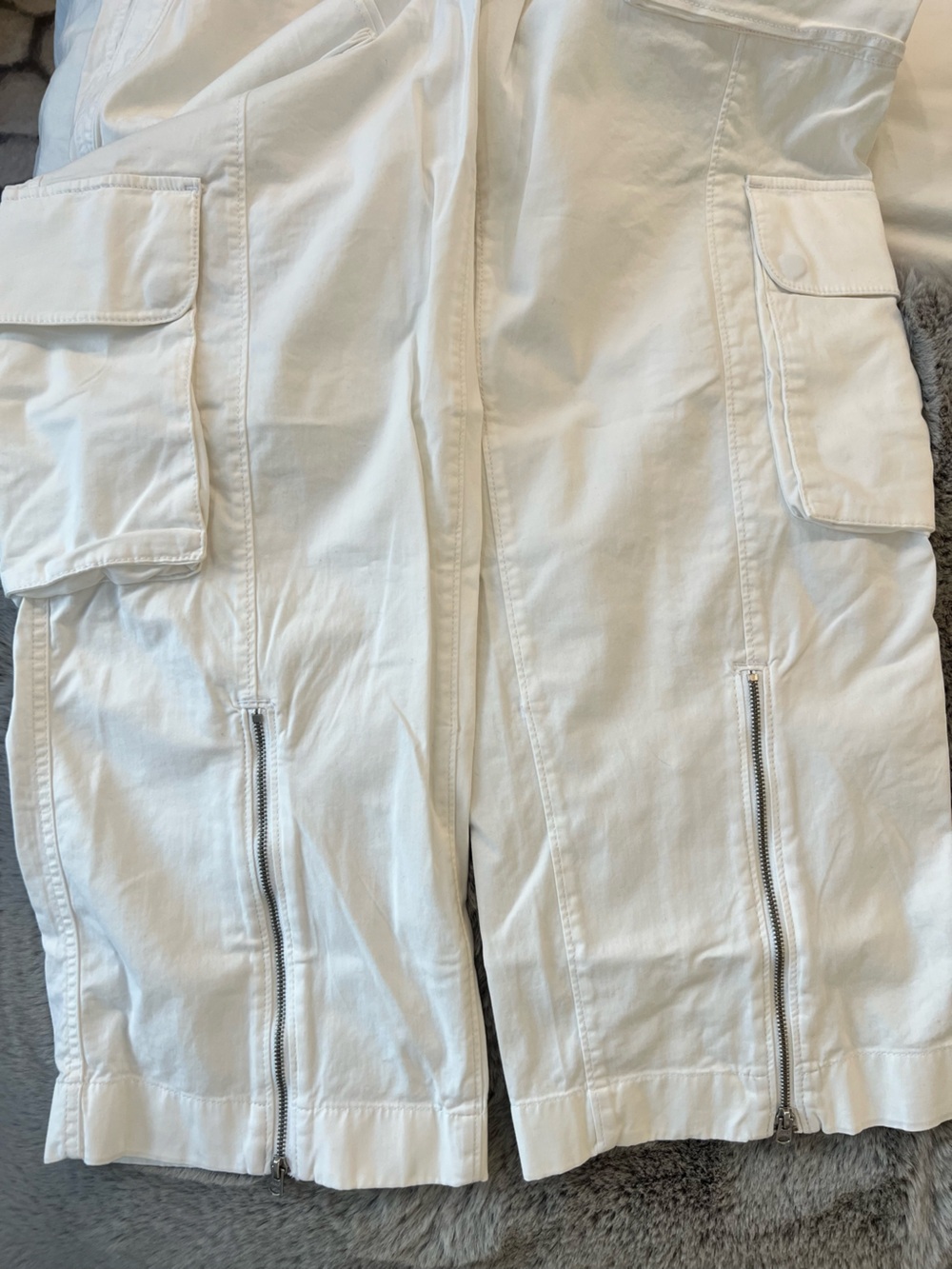 NWT Abercrombie Pull-On Wide Leg White Cargo Pants Women’s Size Medium Short - Picture 6 of 6